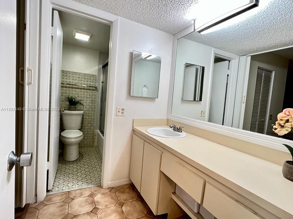 LIME BAY CONDOMINIUM 8 - Residential