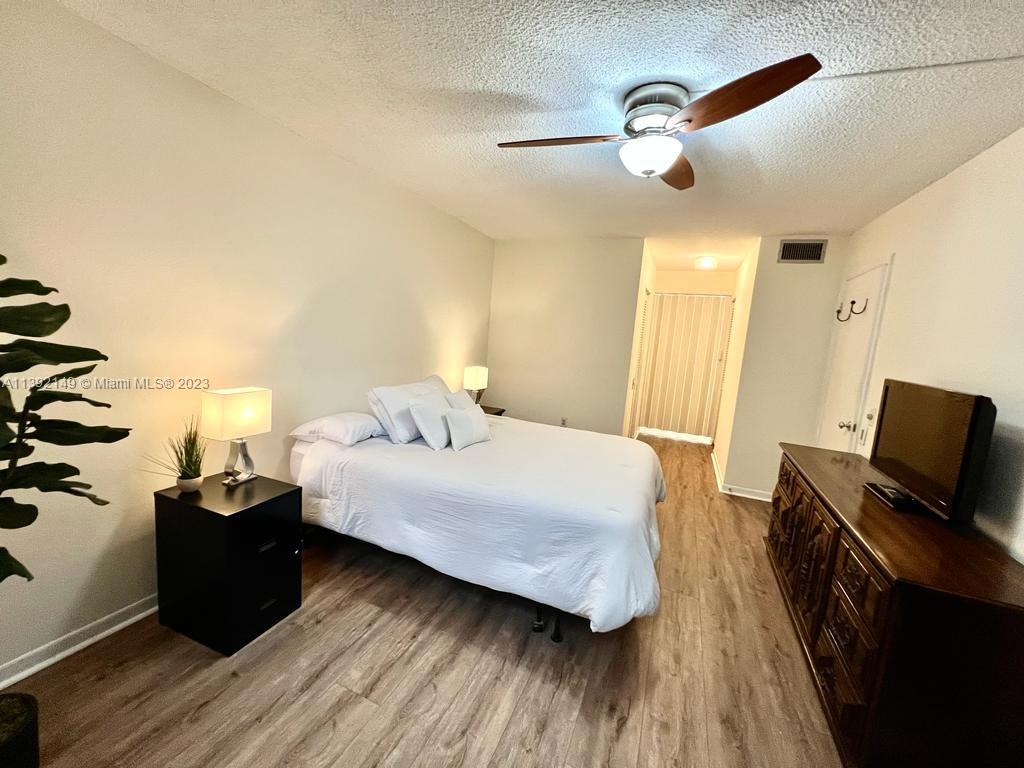 LIME BAY CONDOMINIUM 8 - Residential