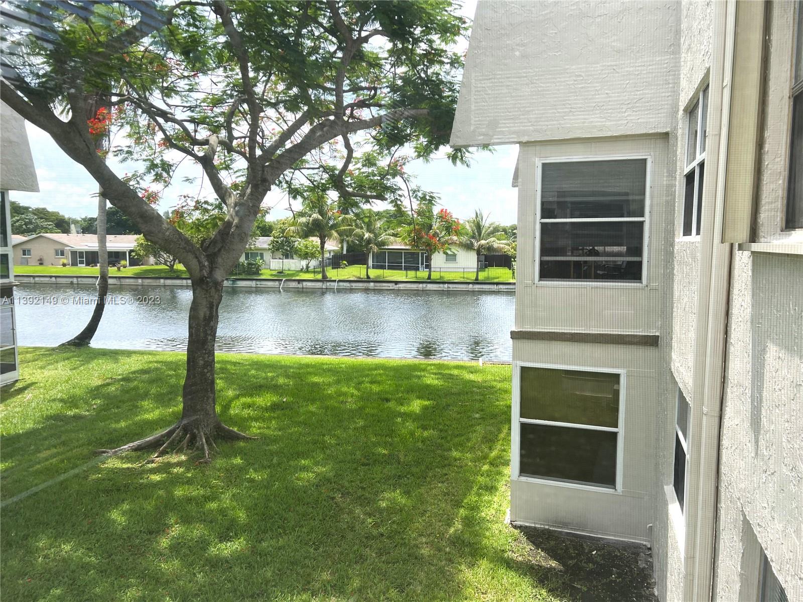 LIME BAY CONDOMINIUM 8 - Residential