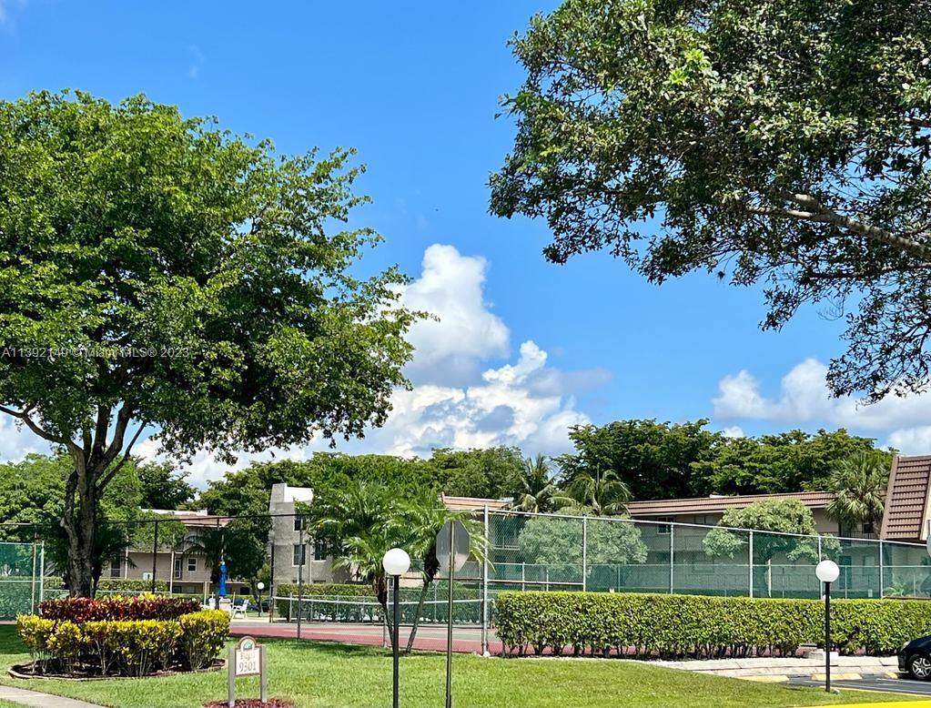 LIME BAY CONDOMINIUM 8 - Residential