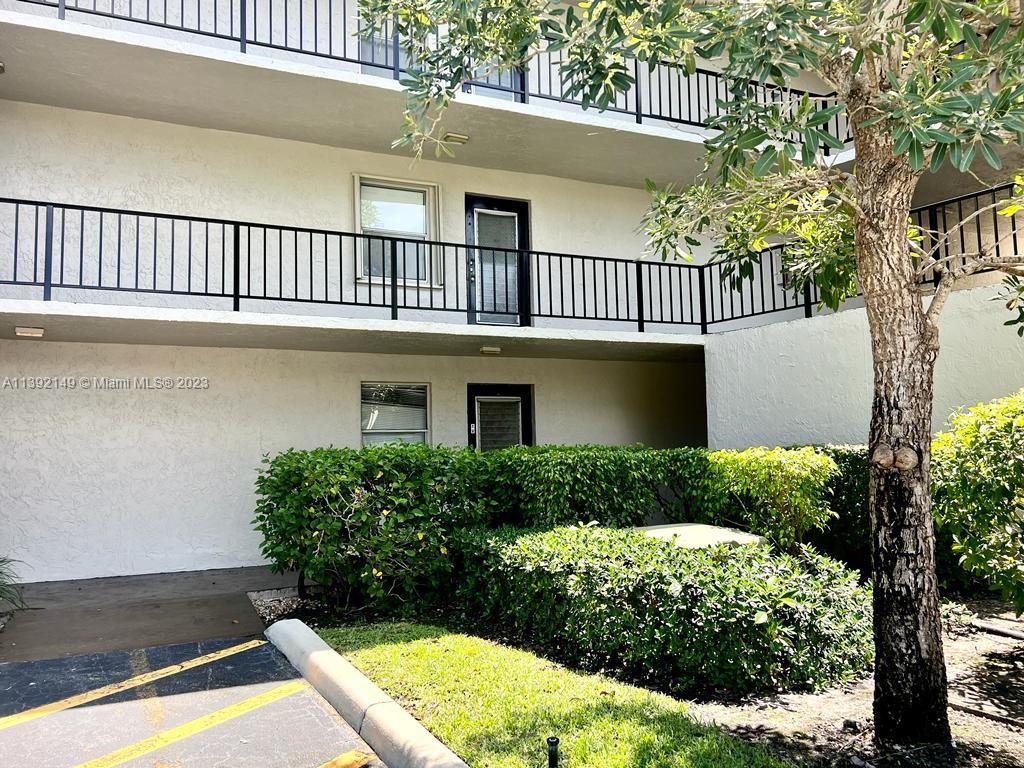 LIME BAY CONDOMINIUM 8 - Residential
