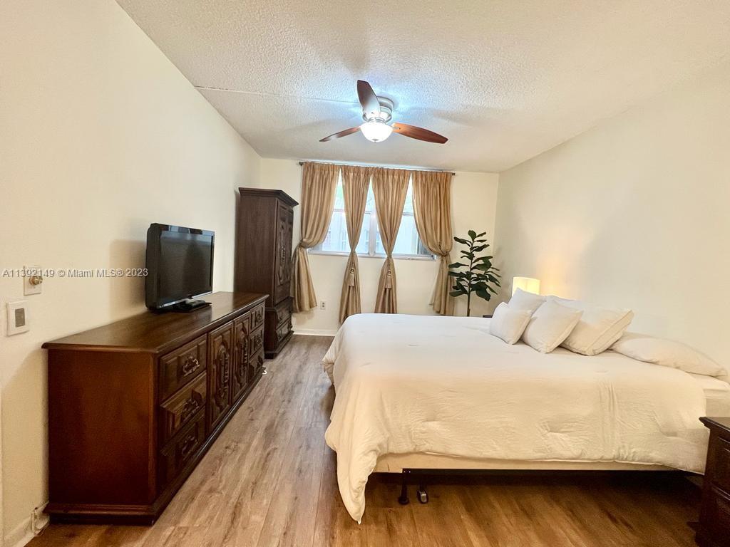 LIME BAY CONDOMINIUM 8 - Residential