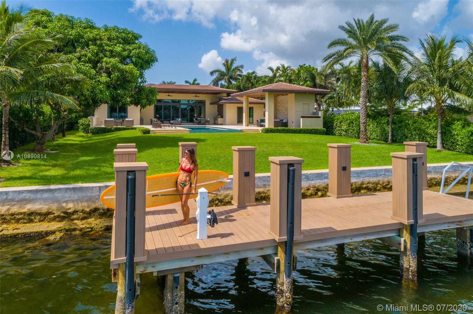 HOLLYWOOD LAKES - Residential