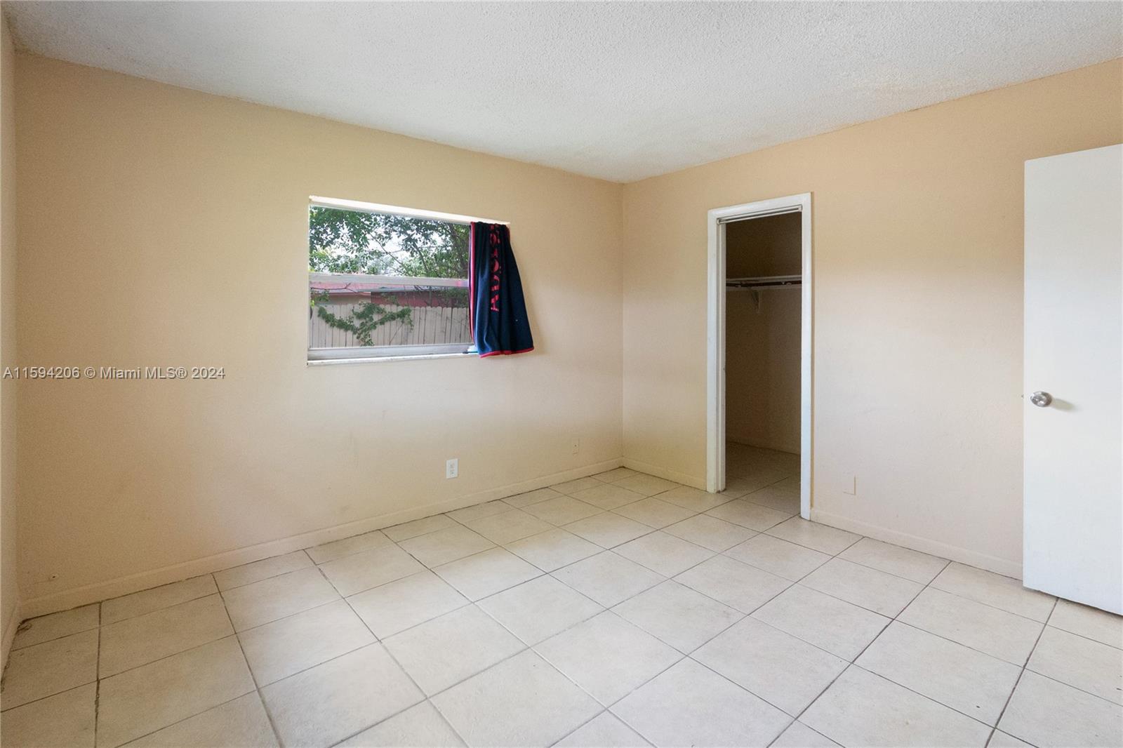 FT LAUDERDALE ESTATES - Residential