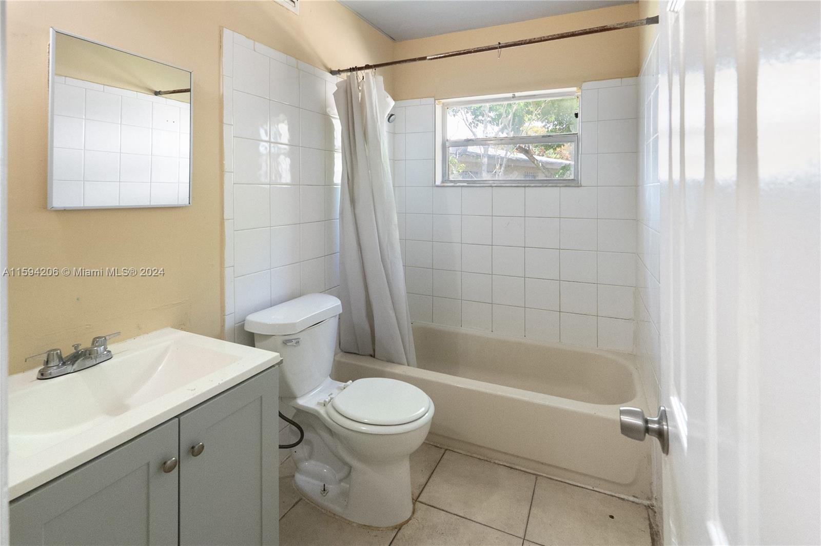 FT LAUDERDALE ESTATES - Residential
