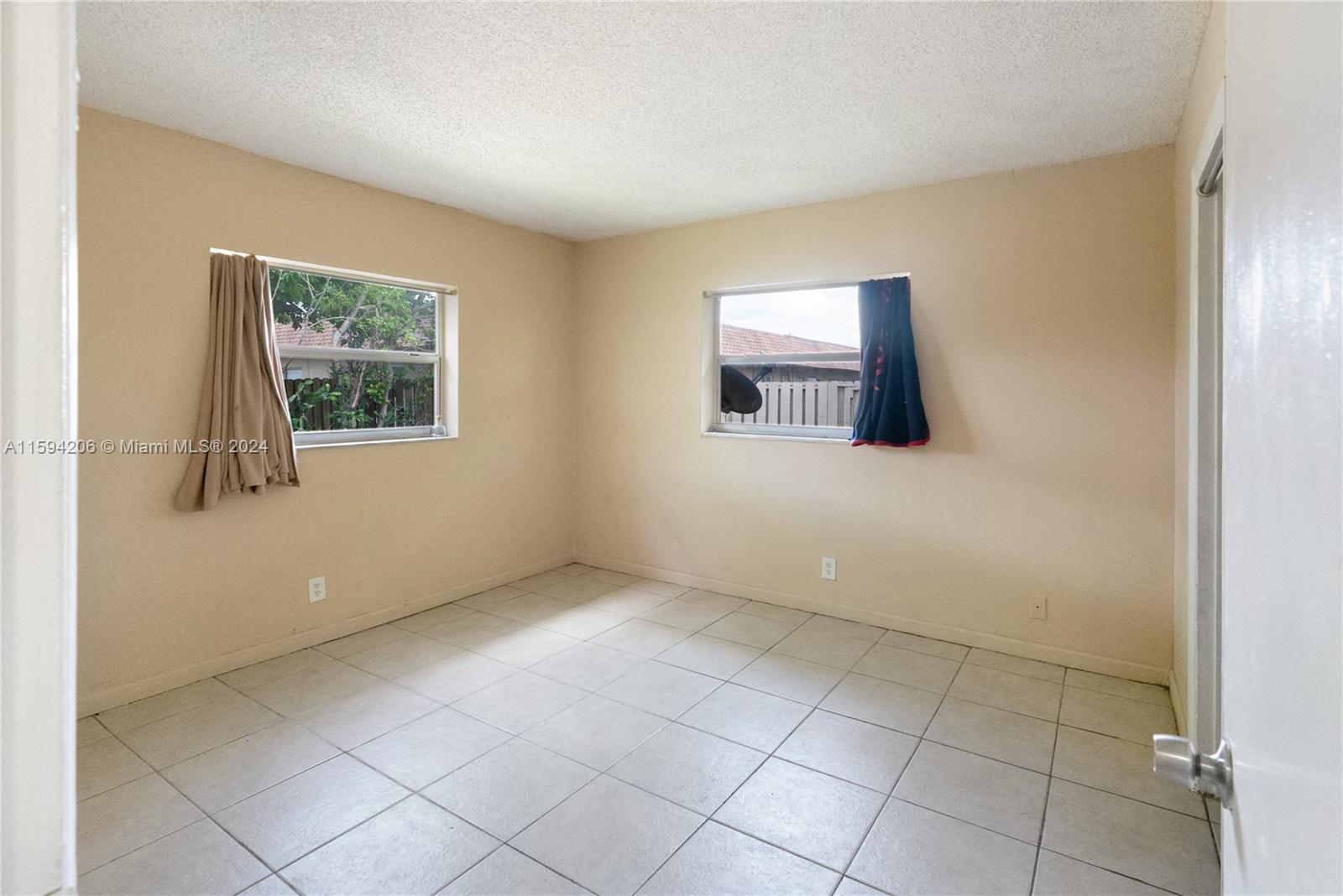 FT LAUDERDALE ESTATES - Residential