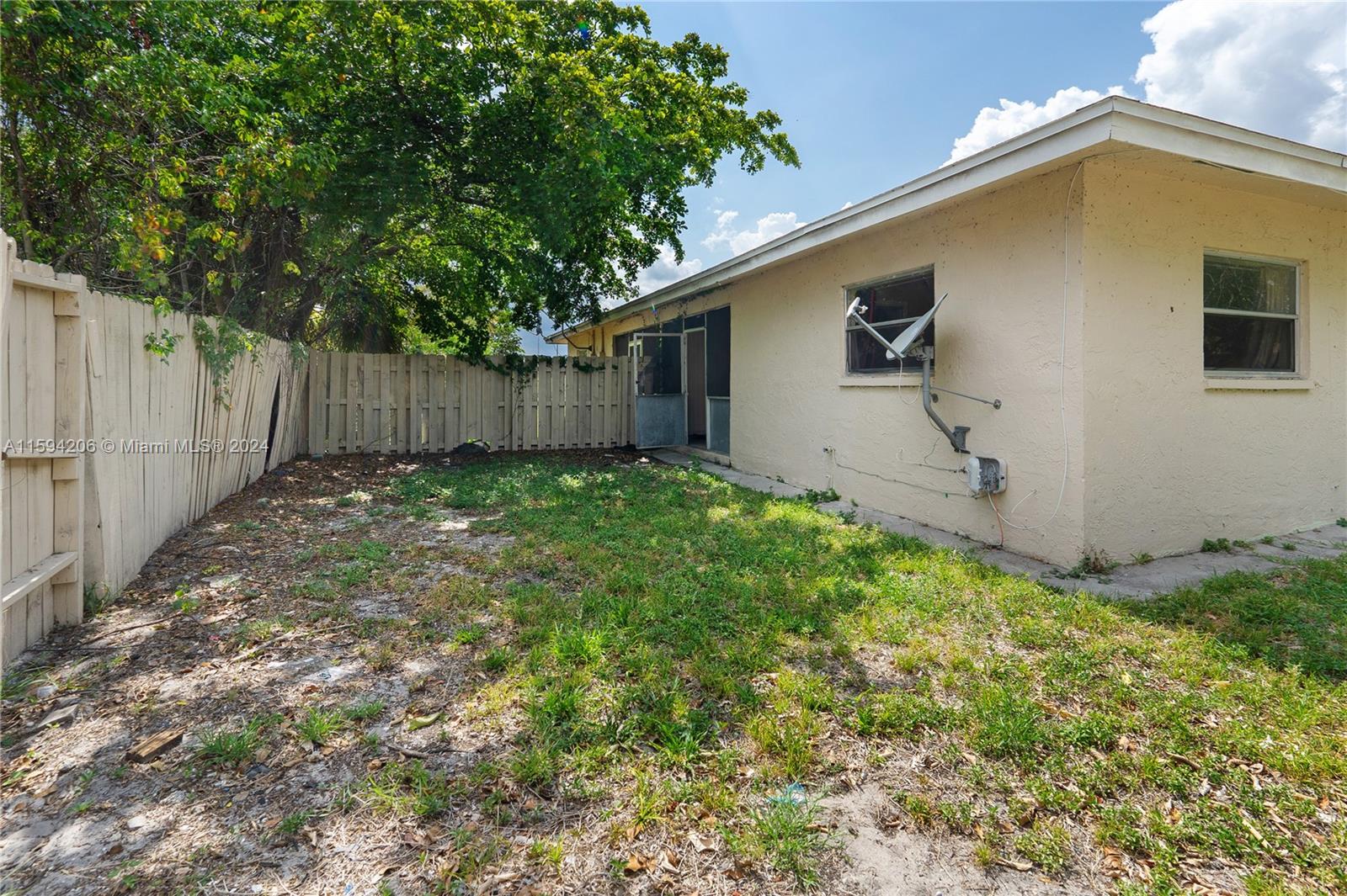 FT LAUDERDALE ESTATES - Residential