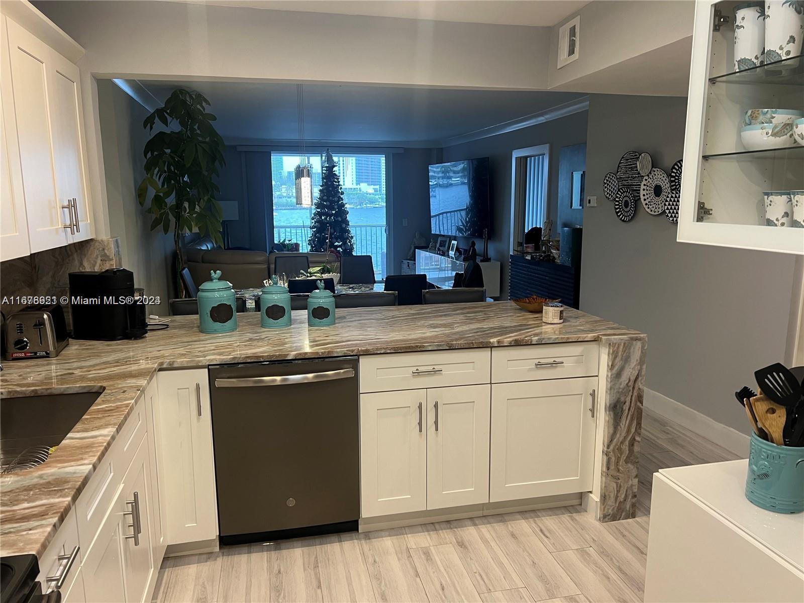 PARADISE TOWERS CO-OP - Residential Lease