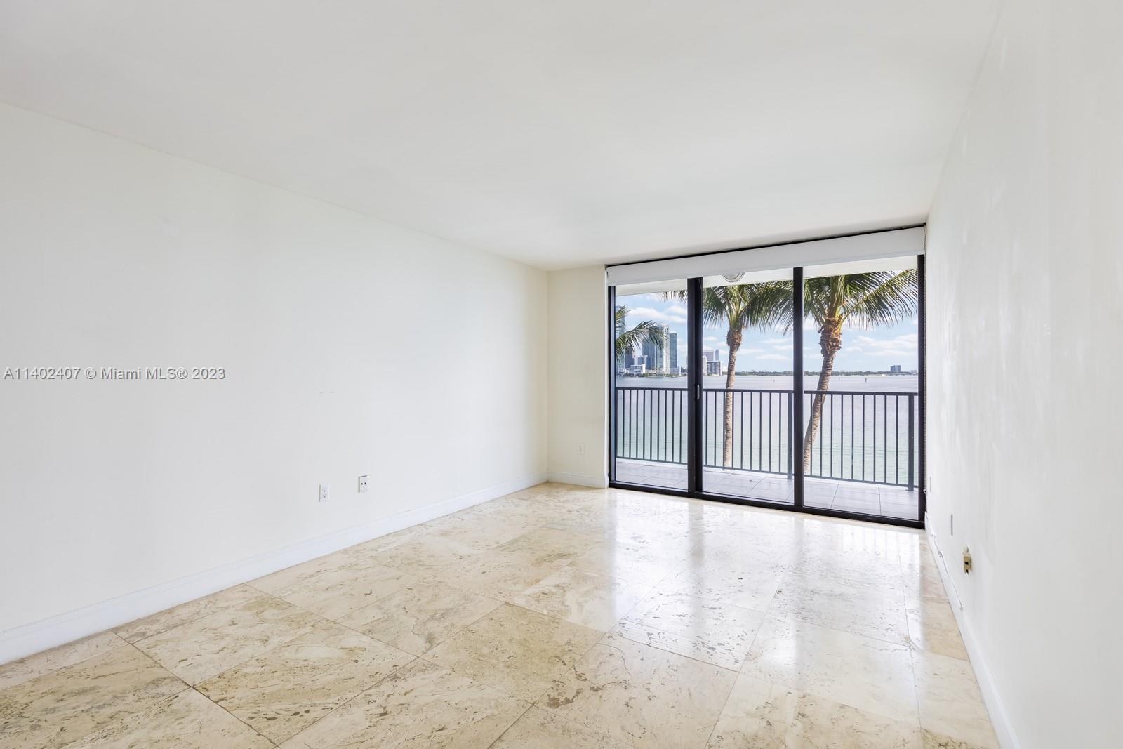 VENETIAN ISLE CONDO - Residential