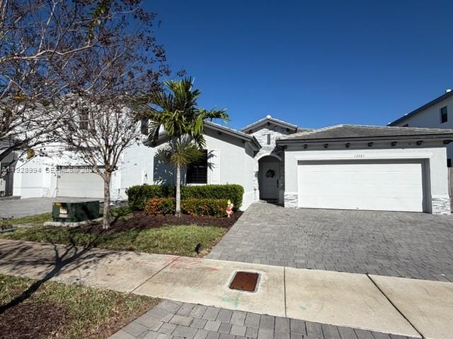 PINE ISLE - Residential