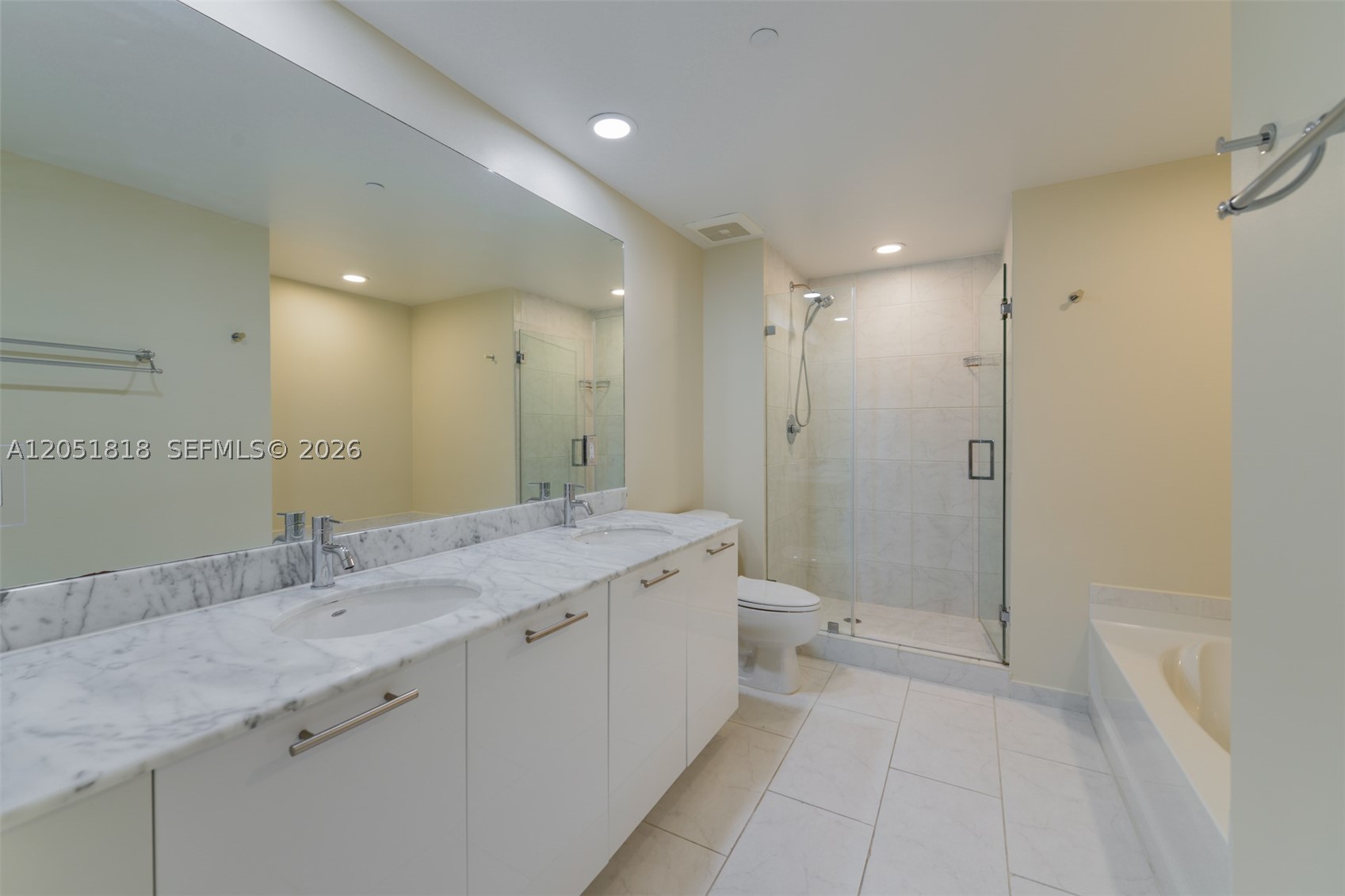 THE PLAZA 851 BRICKELL CO - Residential