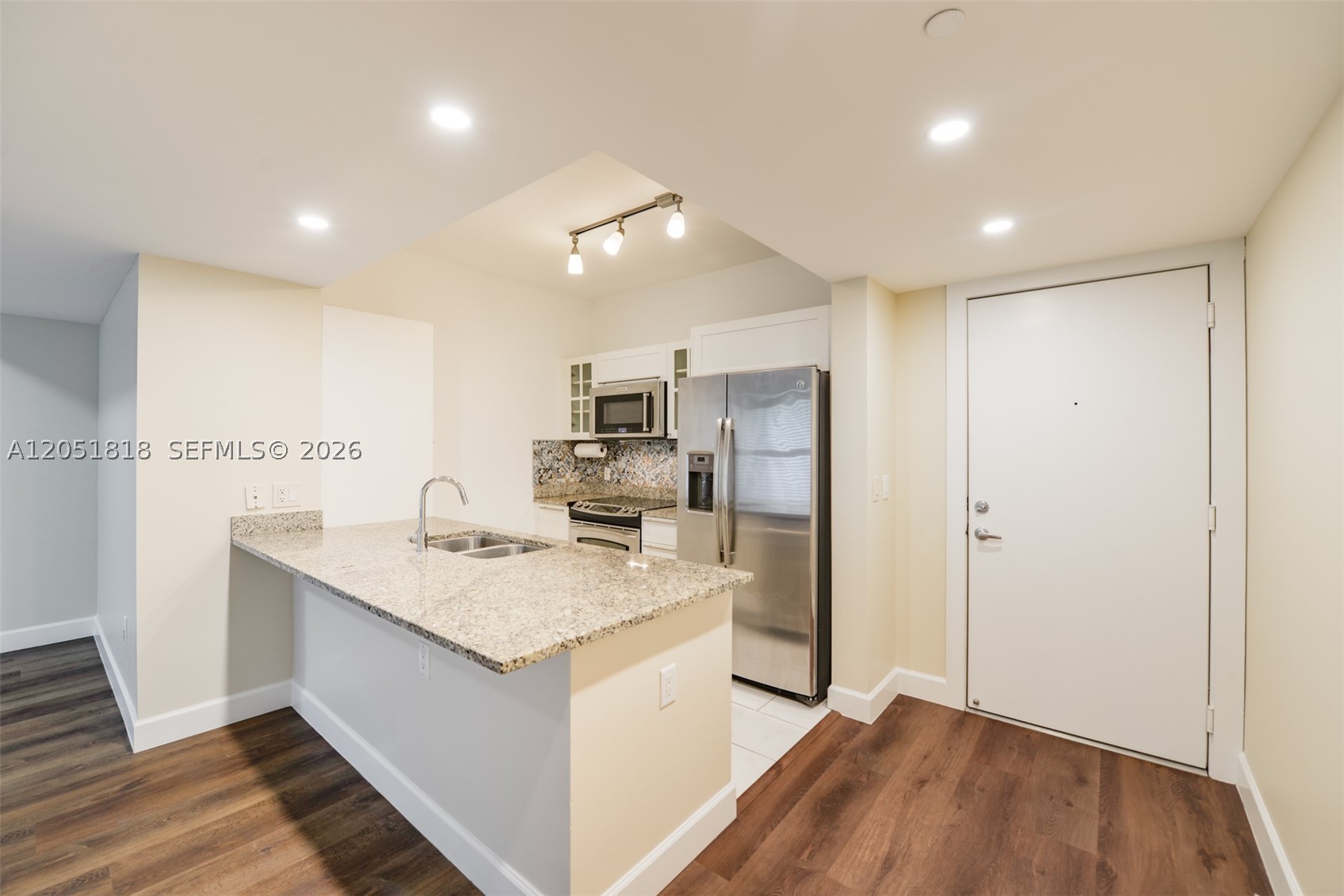 THE PLAZA 851 BRICKELL CO - Residential