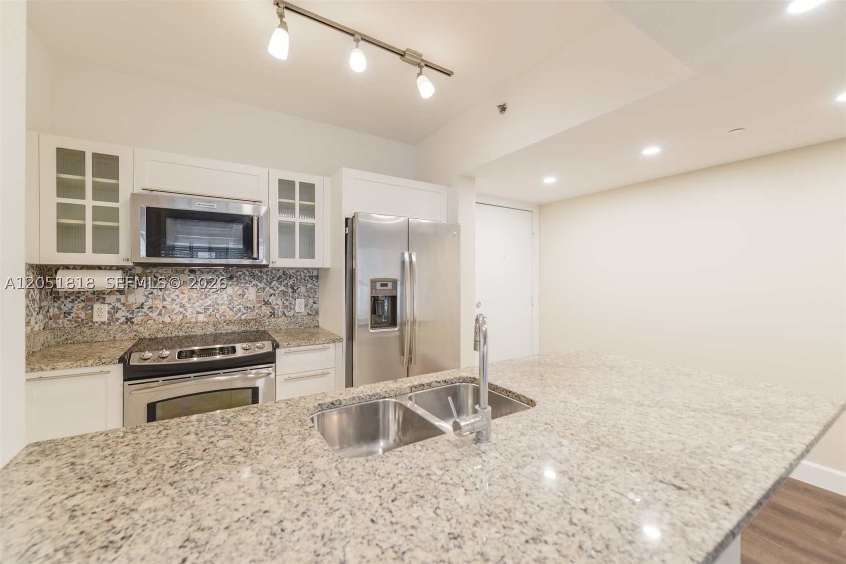 THE PLAZA 851 BRICKELL CO - Residential