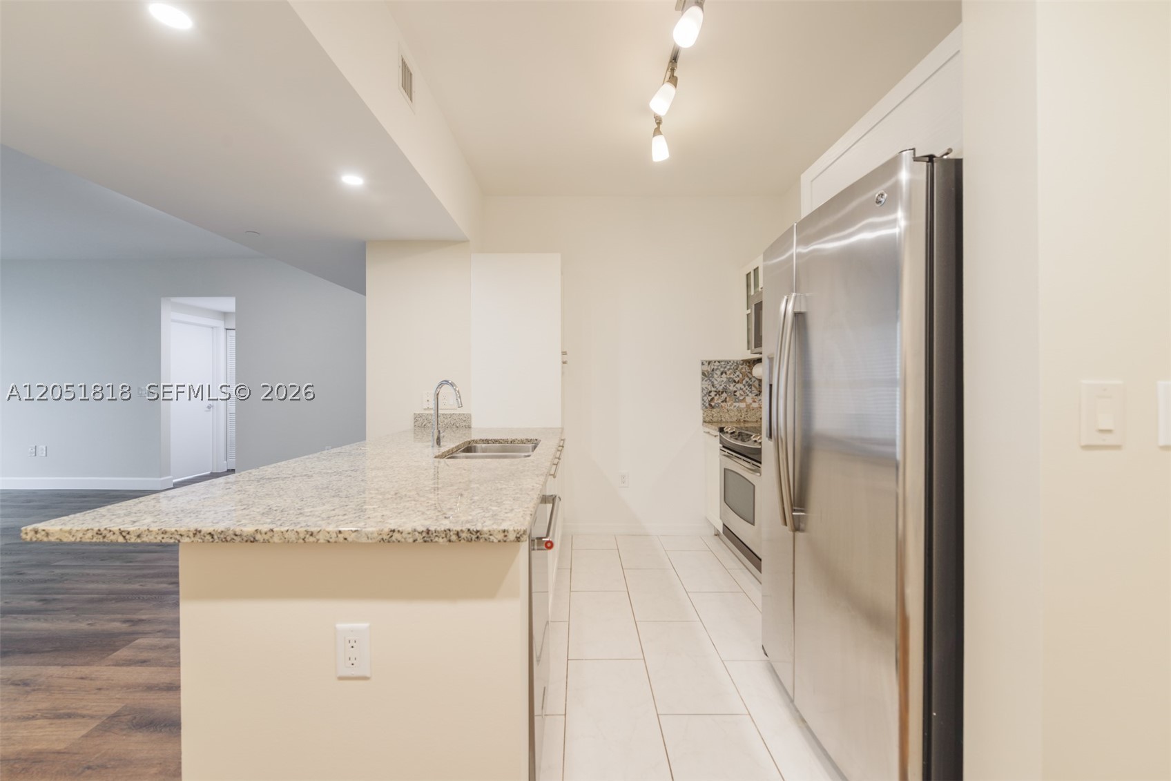THE PLAZA 851 BRICKELL CO - Residential