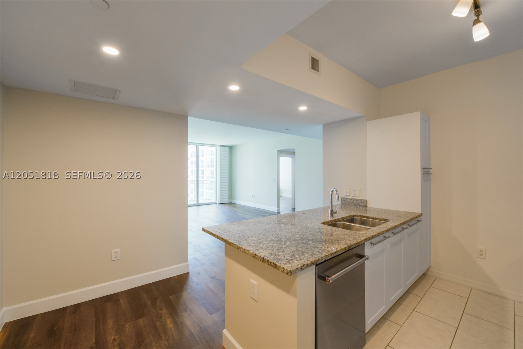 THE PLAZA 851 BRICKELL CO - Residential