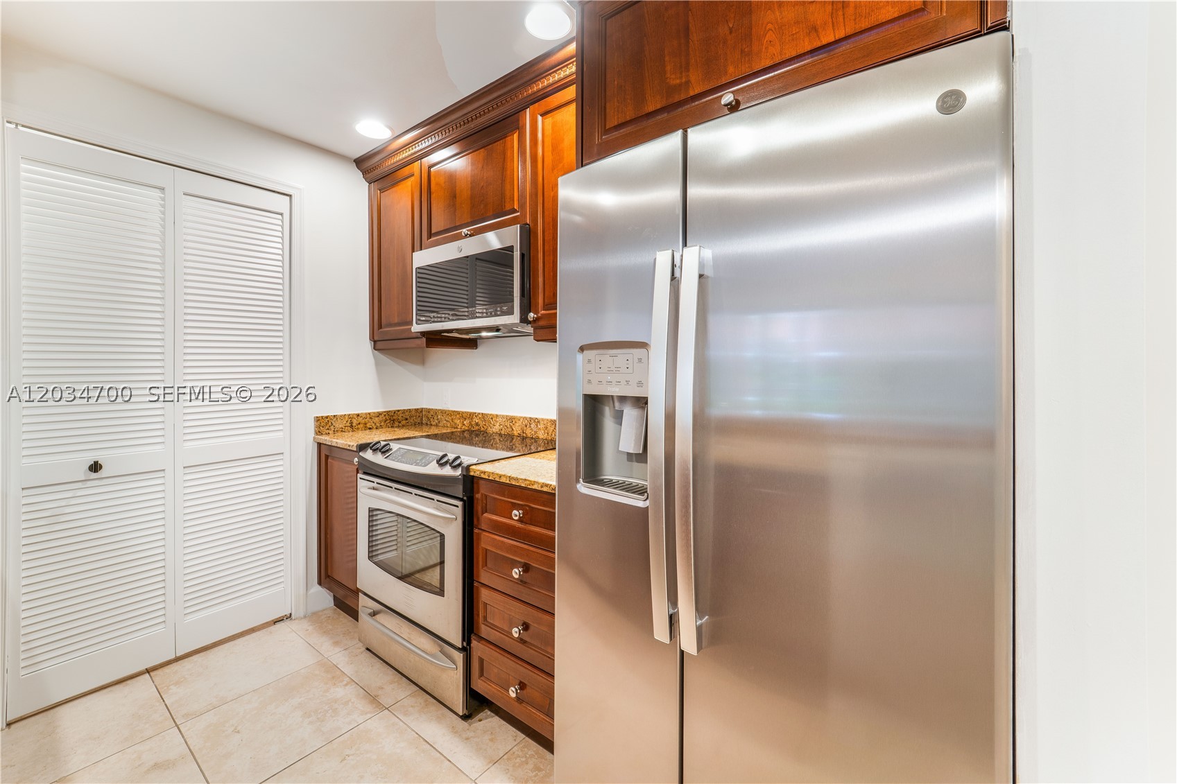 ANDALUSIA CONDO RESIDENCE - Residential