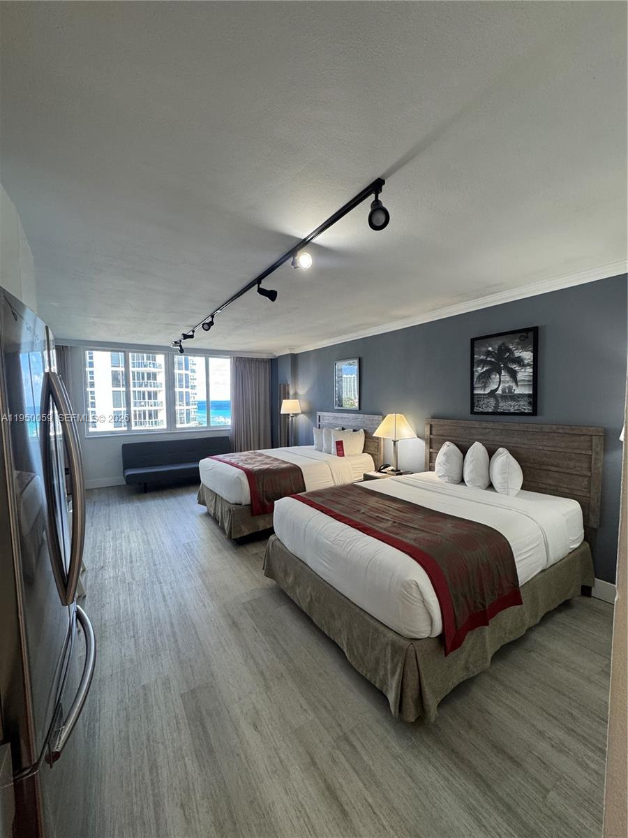 THE AVENTURA BEACH CLUB C - Residential