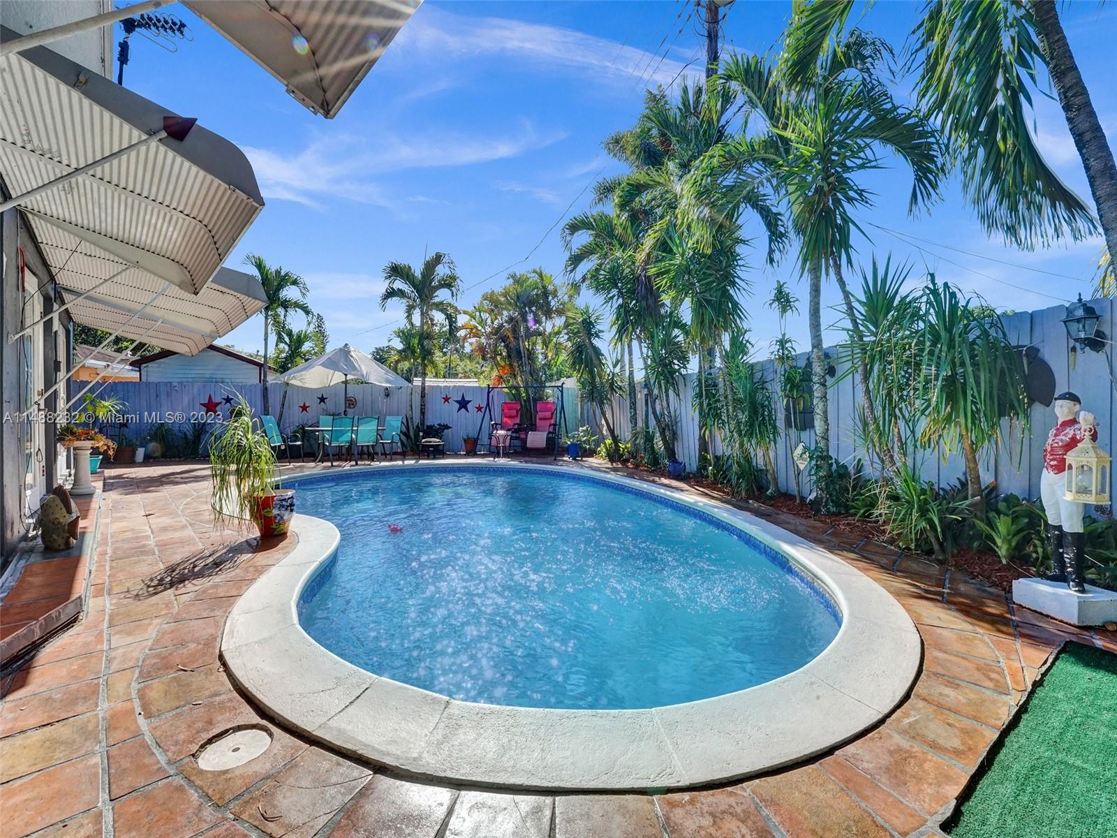 LAUDERDALE GOLF ESTATES - Residential