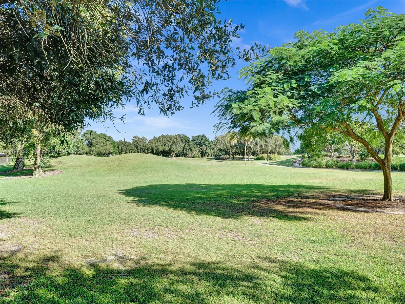 LAUDERDALE GOLF ESTATES - Residential
