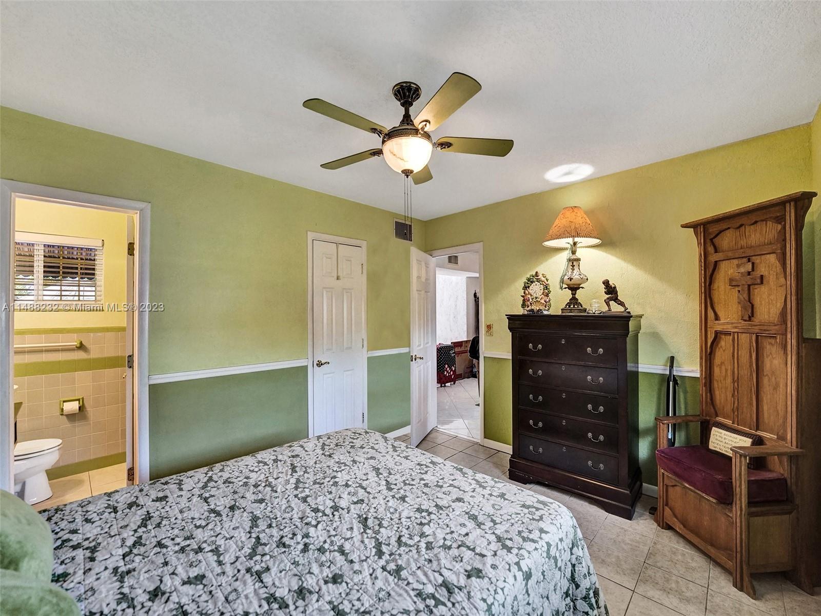 LAUDERDALE GOLF ESTATES - Residential