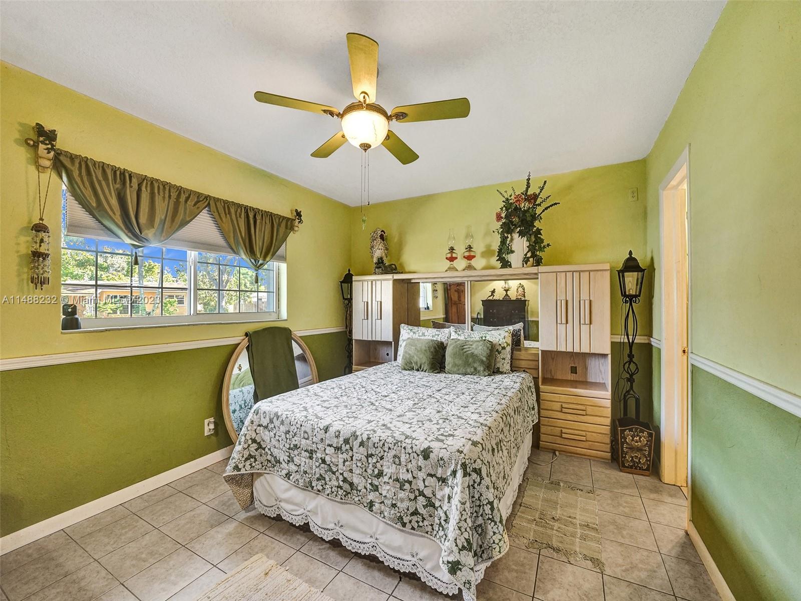 LAUDERDALE GOLF ESTATES - Residential