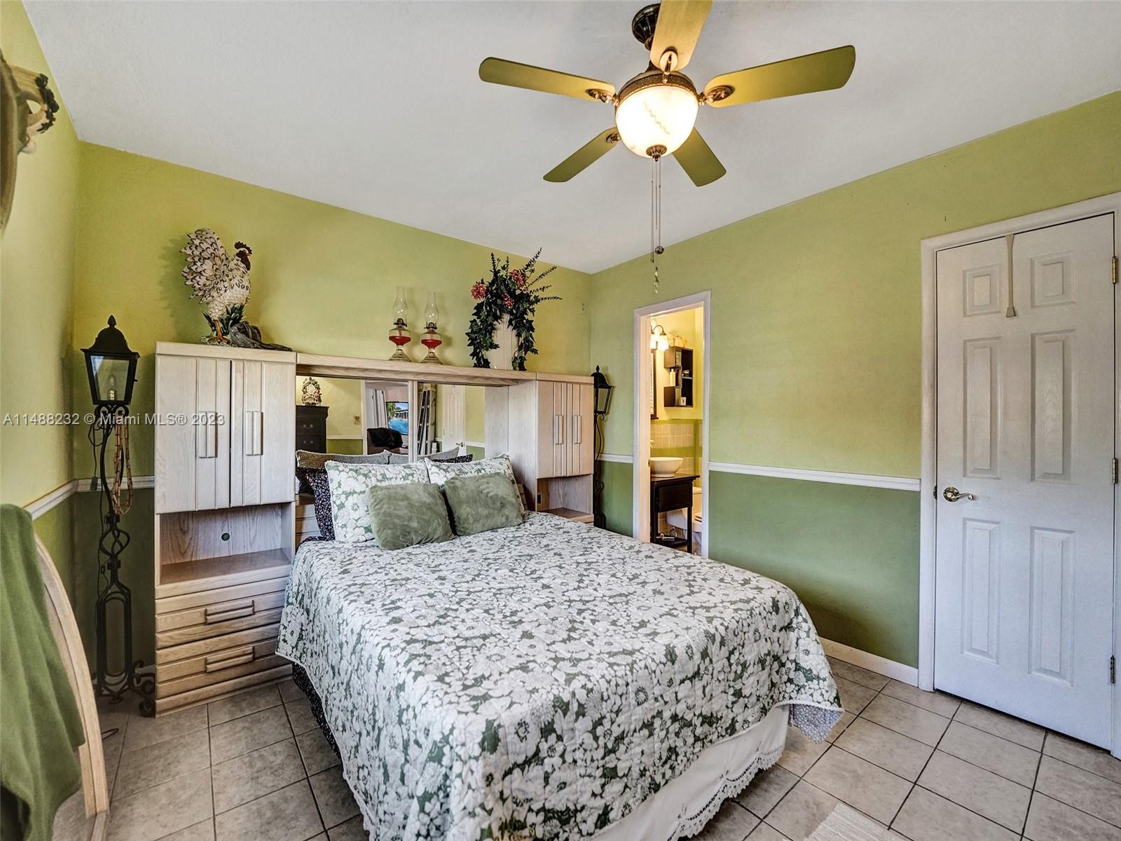 LAUDERDALE GOLF ESTATES - Residential