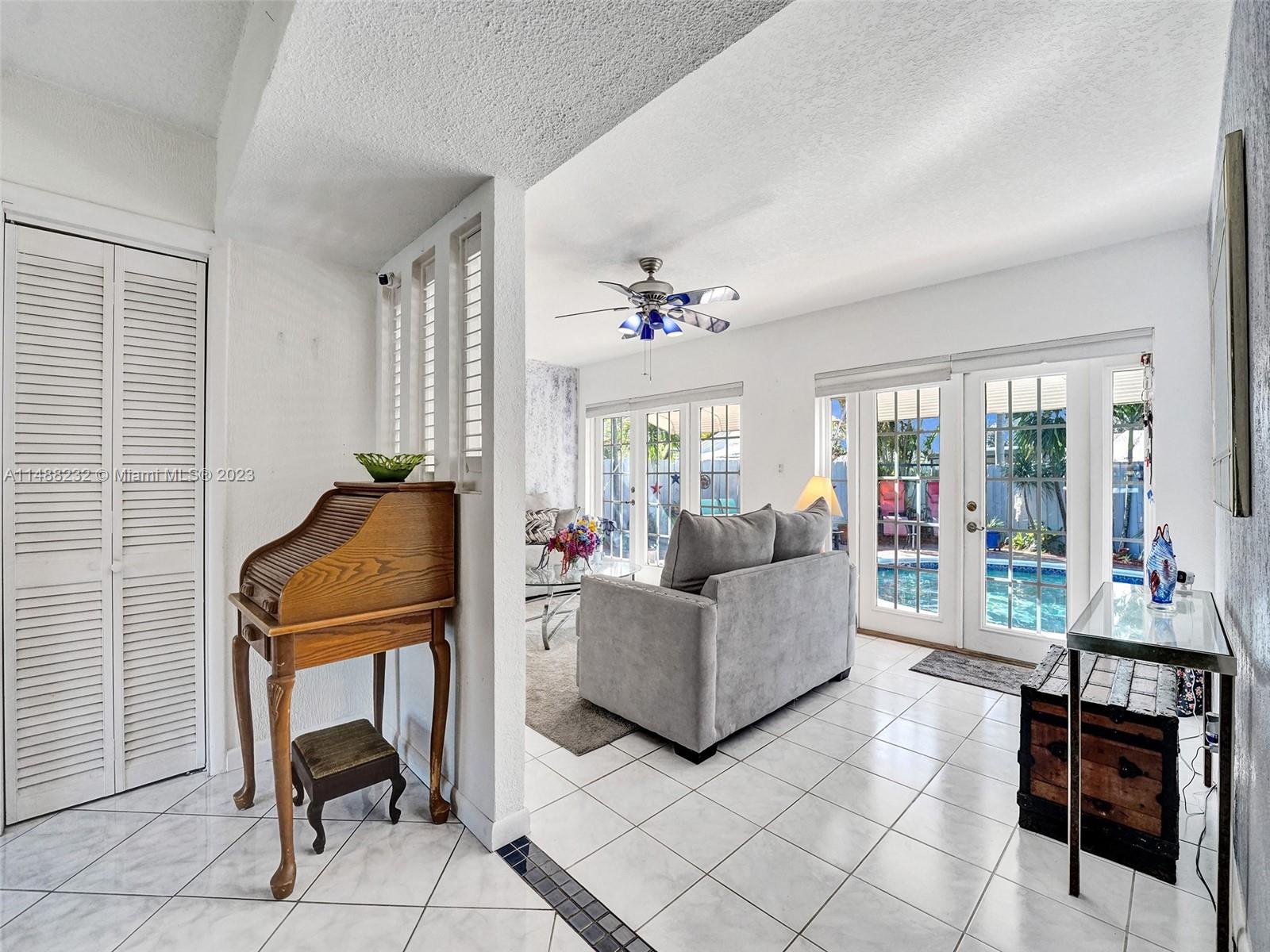 LAUDERDALE GOLF ESTATES - Residential
