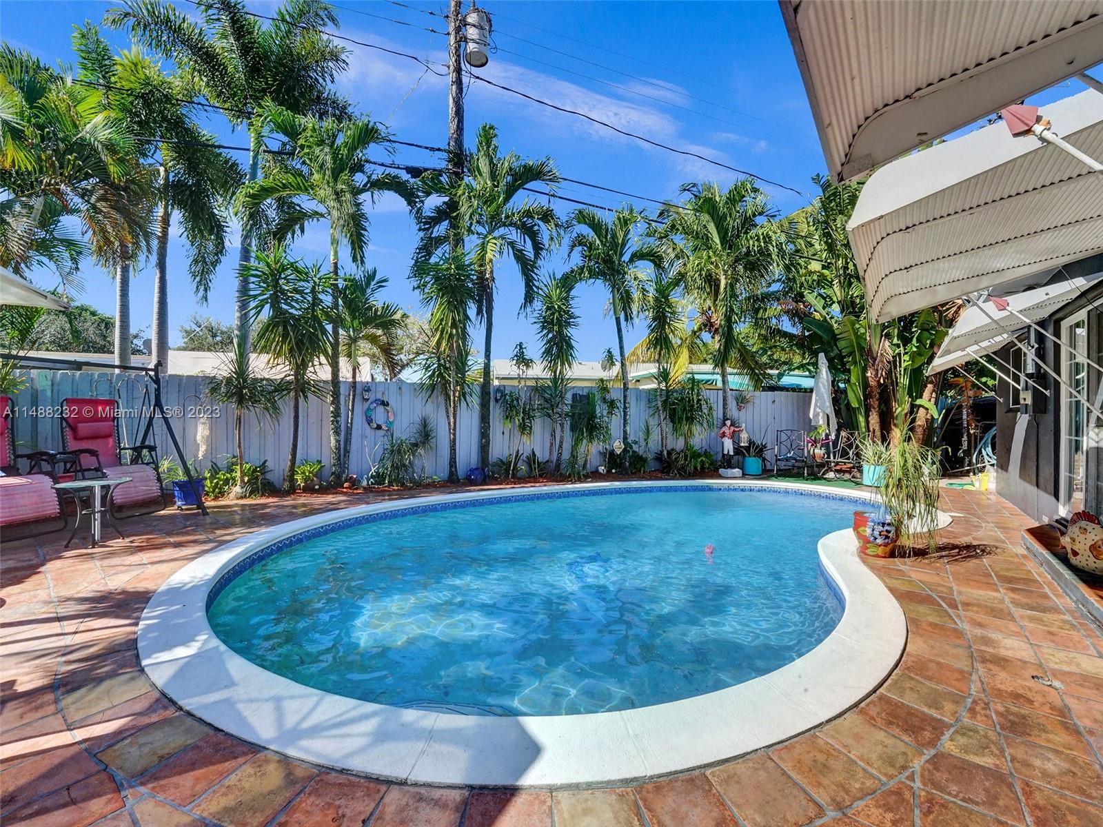 LAUDERDALE GOLF ESTATES - Residential