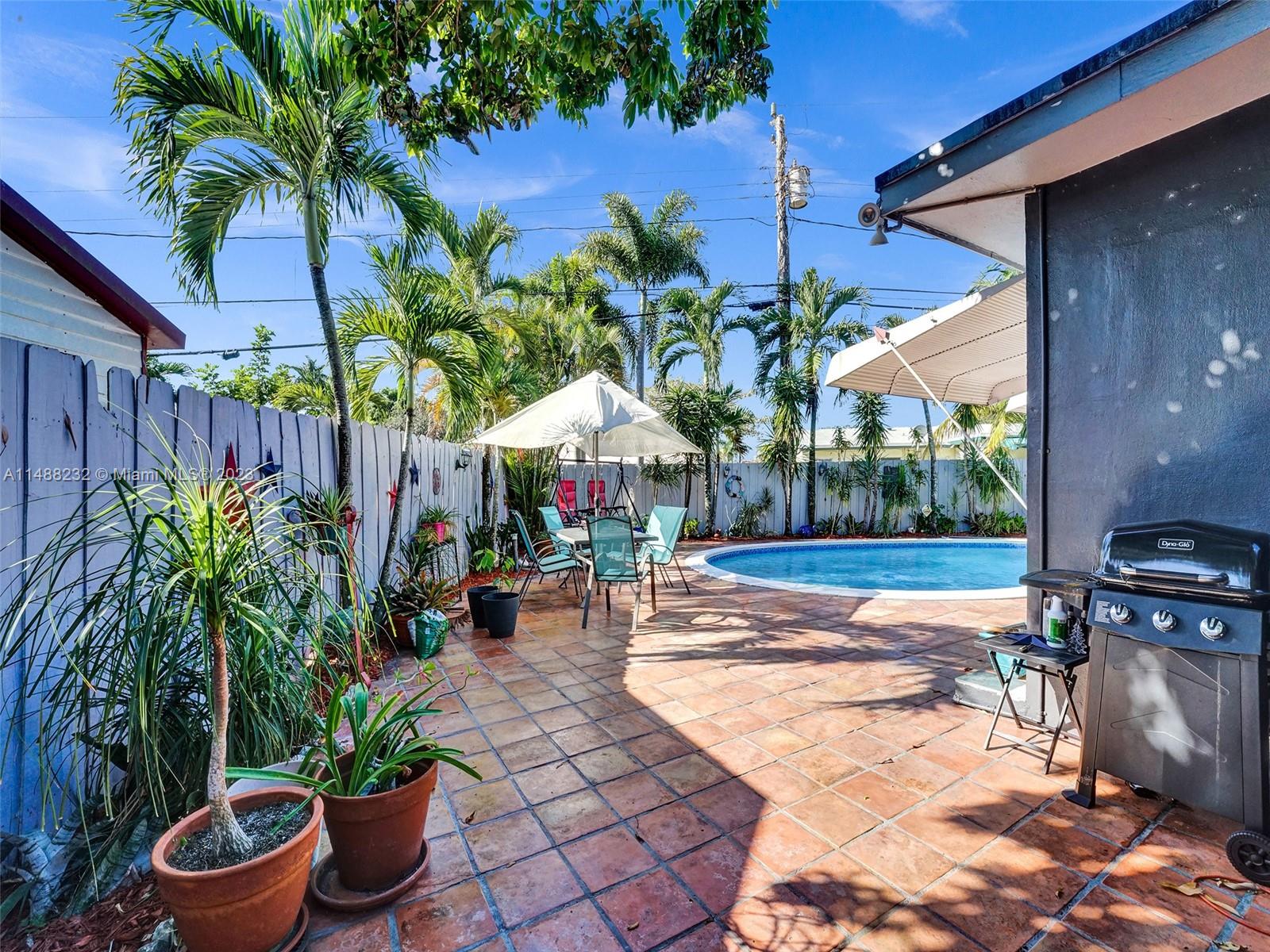 LAUDERDALE GOLF ESTATES - Residential