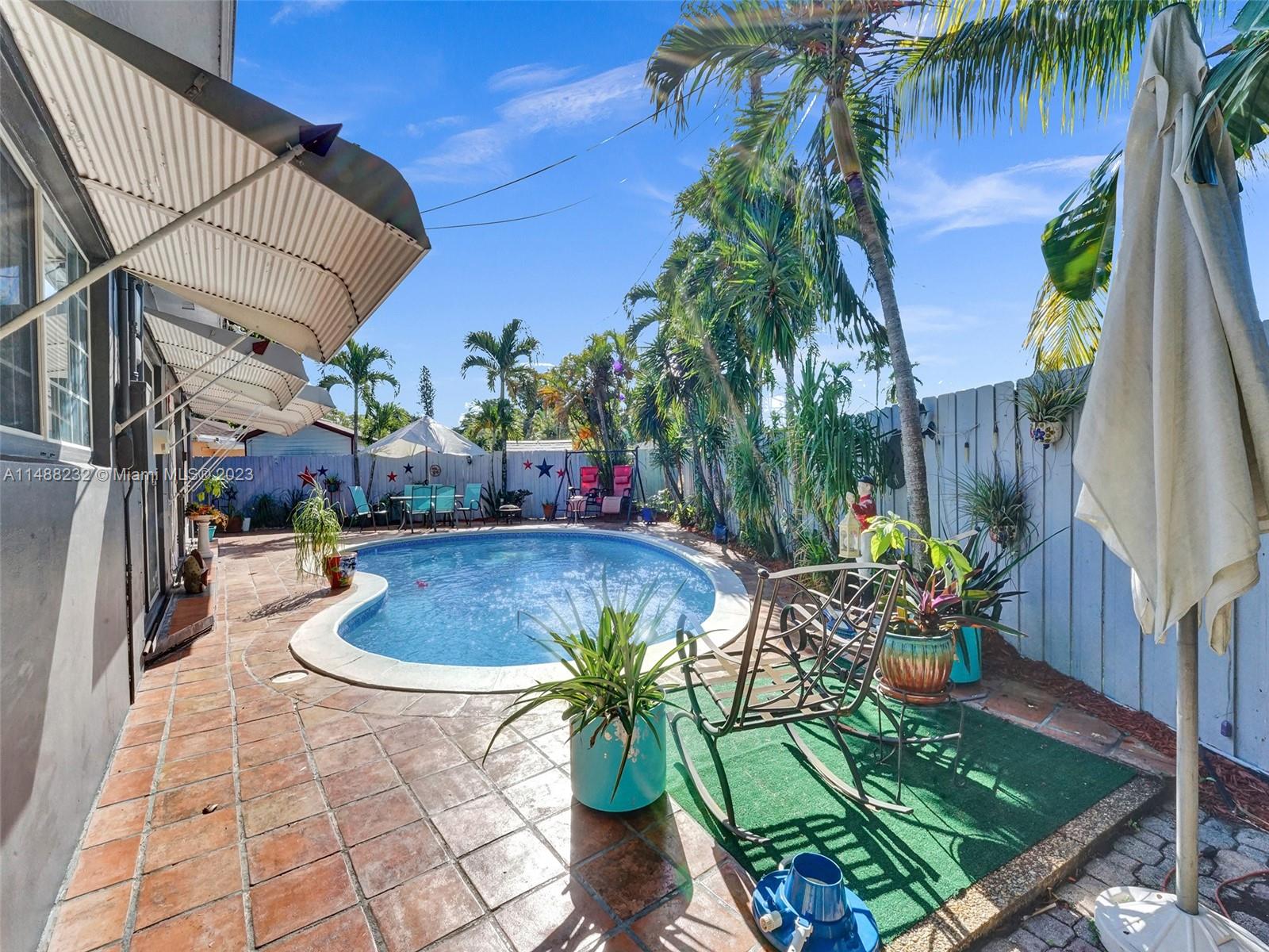 LAUDERDALE GOLF ESTATES - Residential