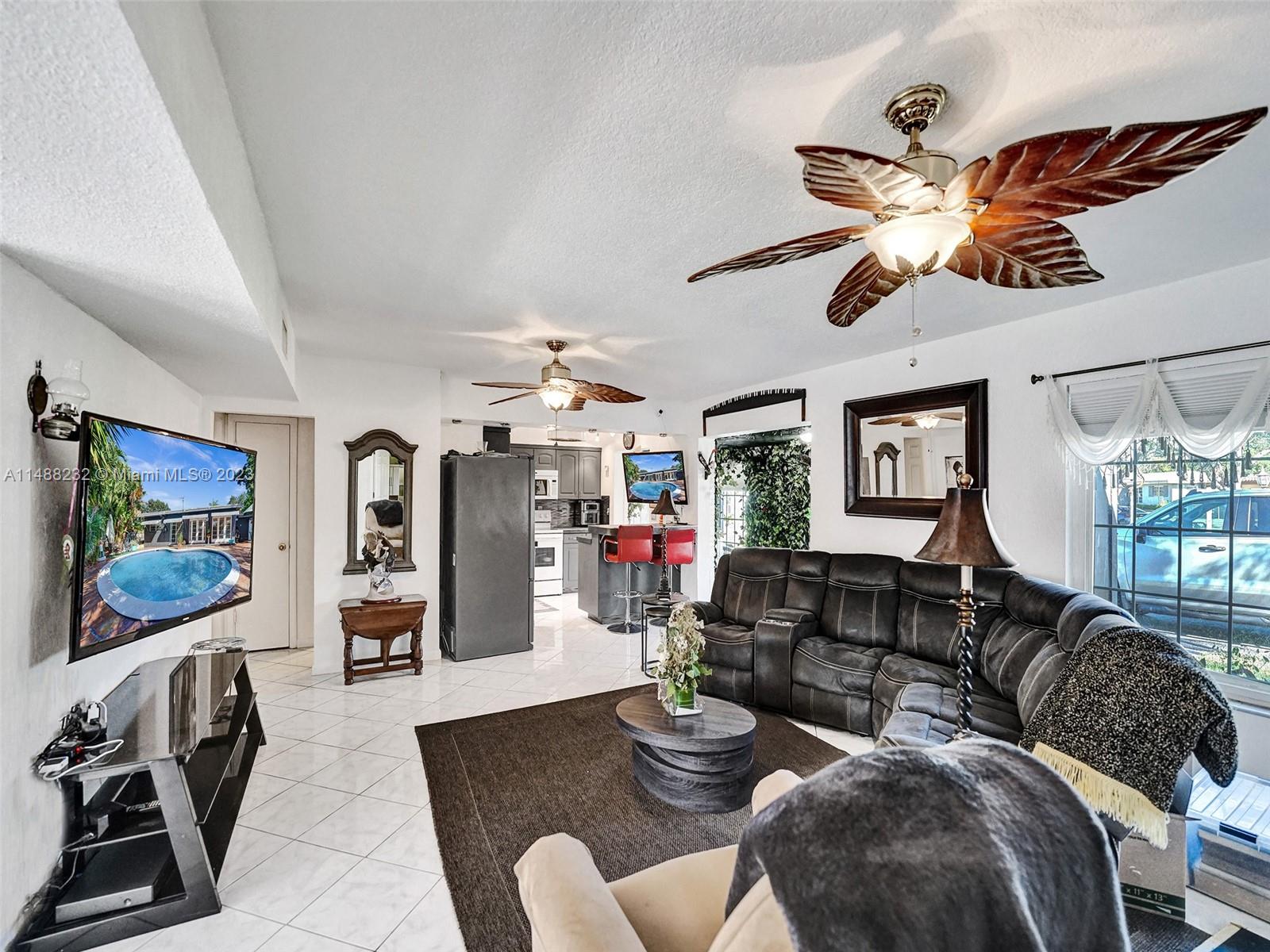 LAUDERDALE GOLF ESTATES - Residential