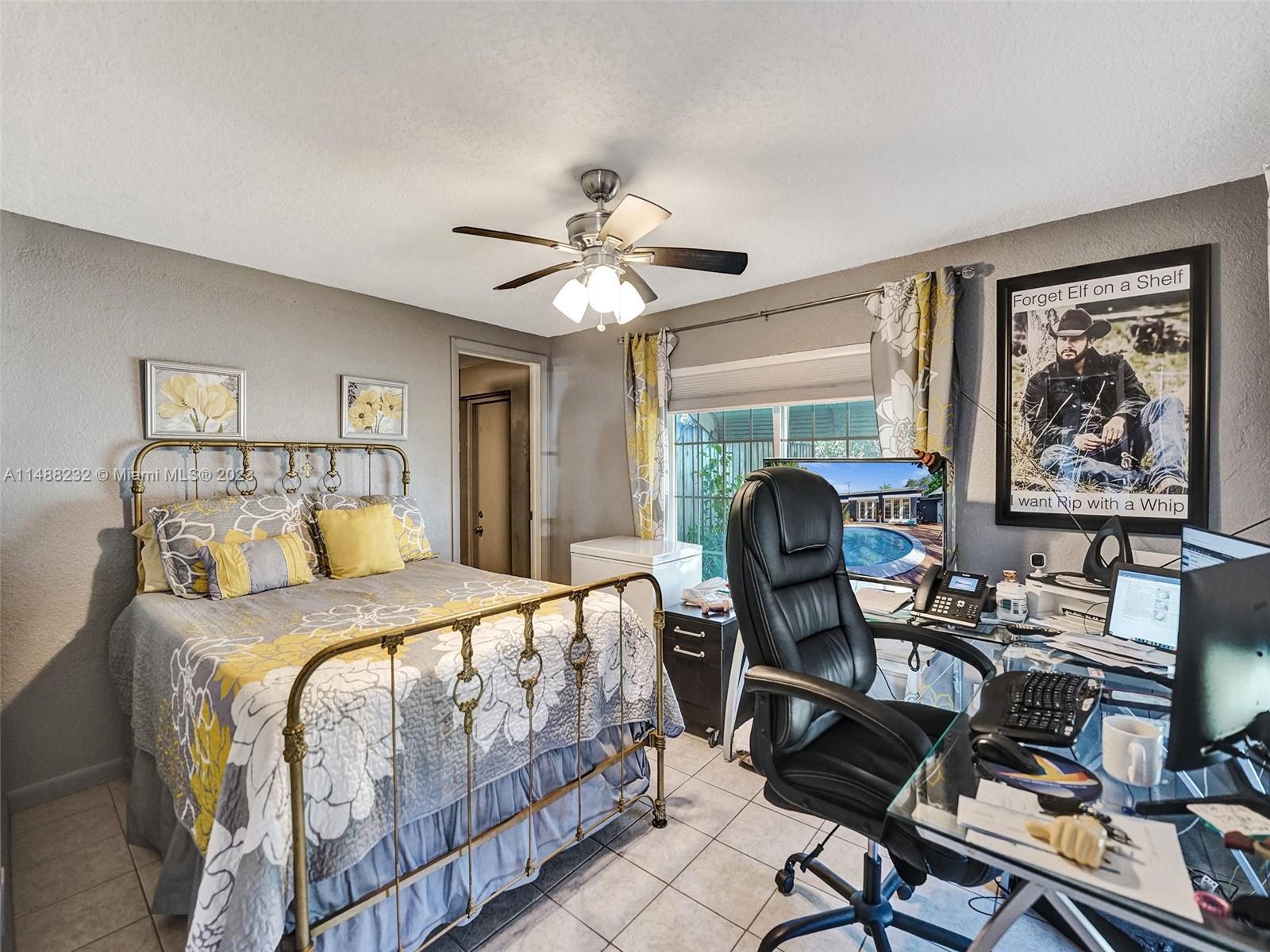 LAUDERDALE GOLF ESTATES - Residential