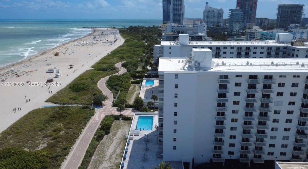 THE PRESIDENTIAL CONDO - Residential