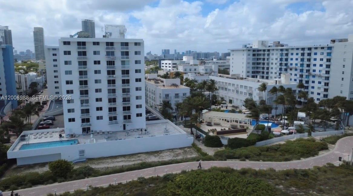 THE PRESIDENTIAL CONDO - Residential