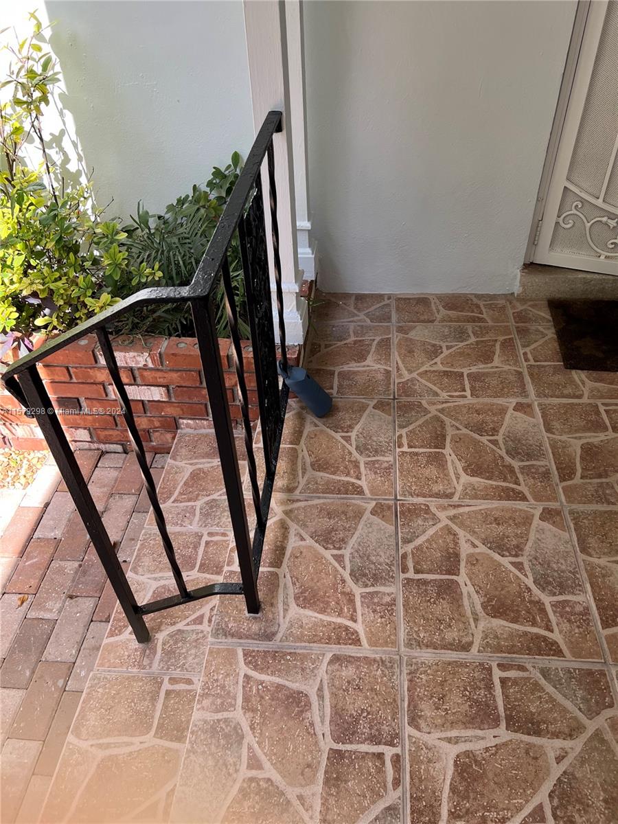 CORAL GABLES RIV SEC 6 - Residential Lease