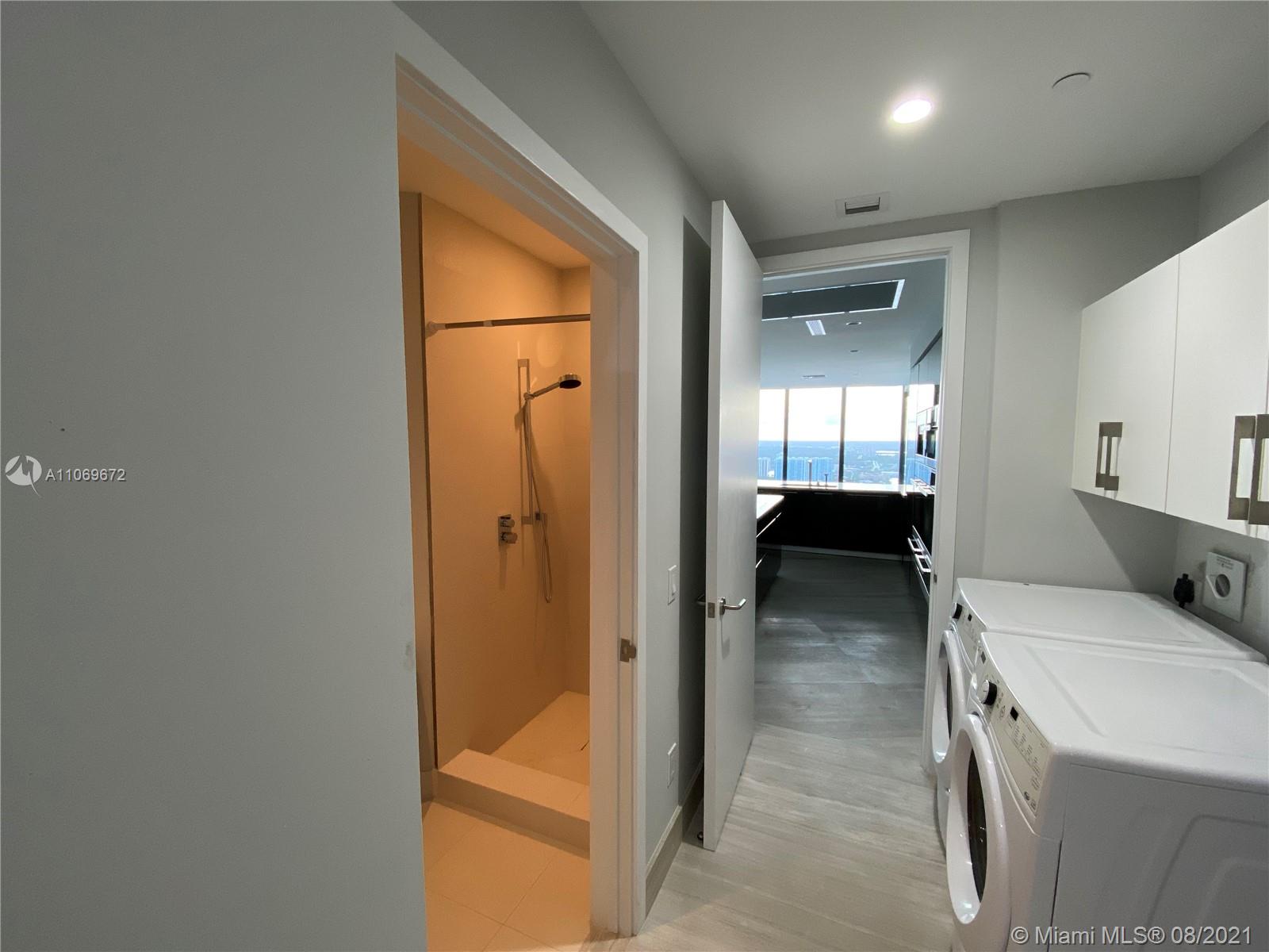18555 COLLINS AVENUE COND - Residential