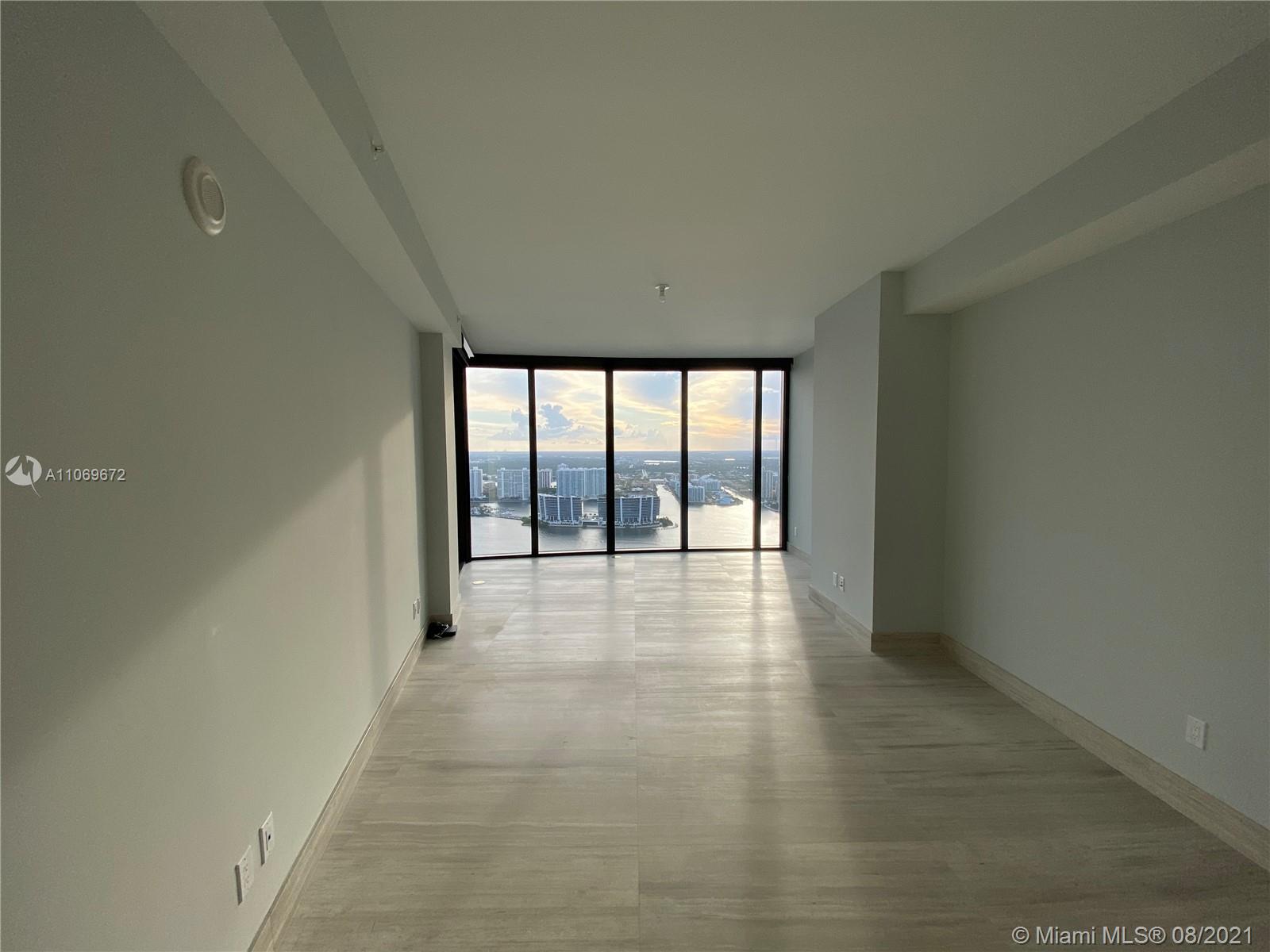 18555 COLLINS AVENUE COND - Residential