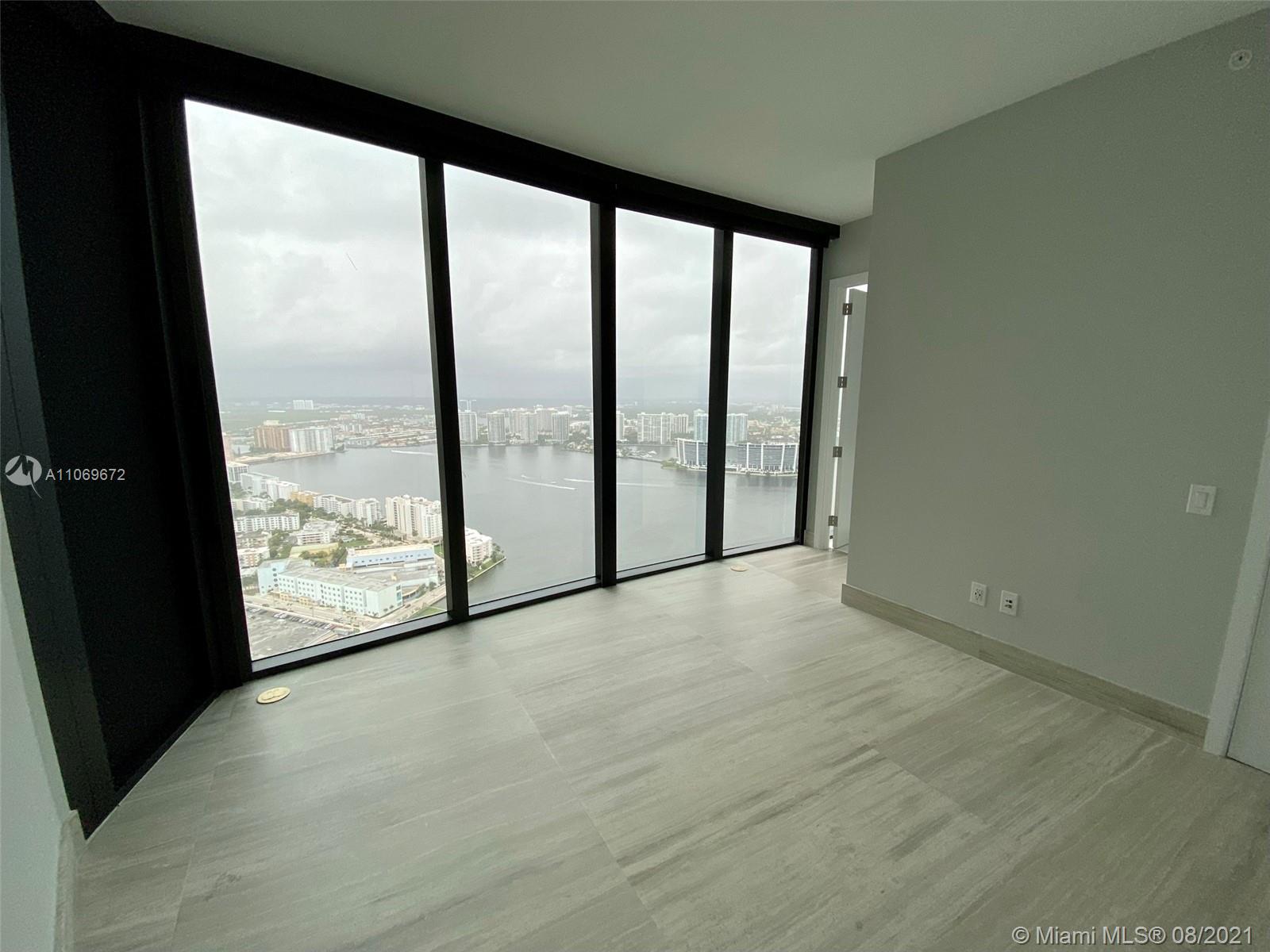 18555 COLLINS AVENUE COND - Residential
