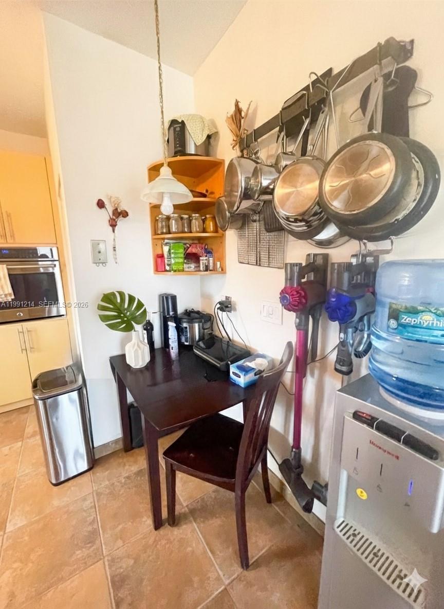 MEDITERRANEAN CONDO - Residential