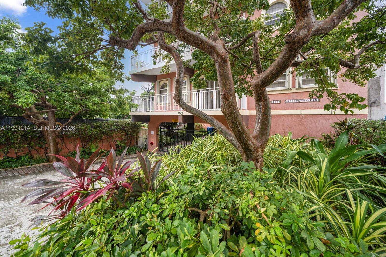 MEDITERRANEAN CONDO - Residential
