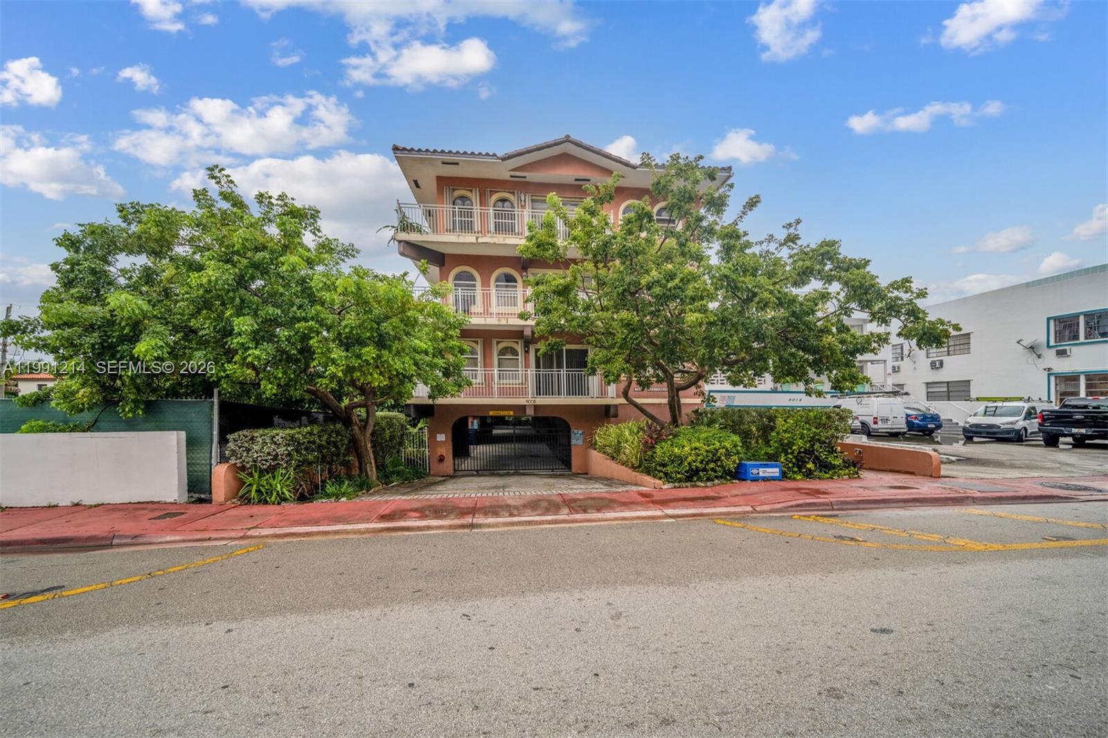 MEDITERRANEAN CONDO - Residential