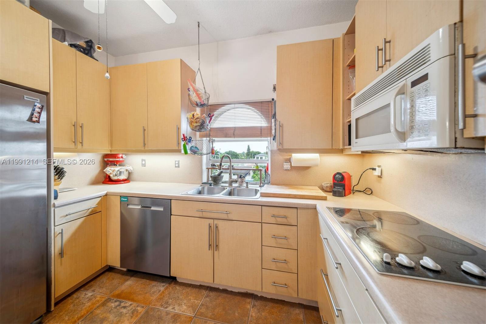MEDITERRANEAN CONDO - Residential