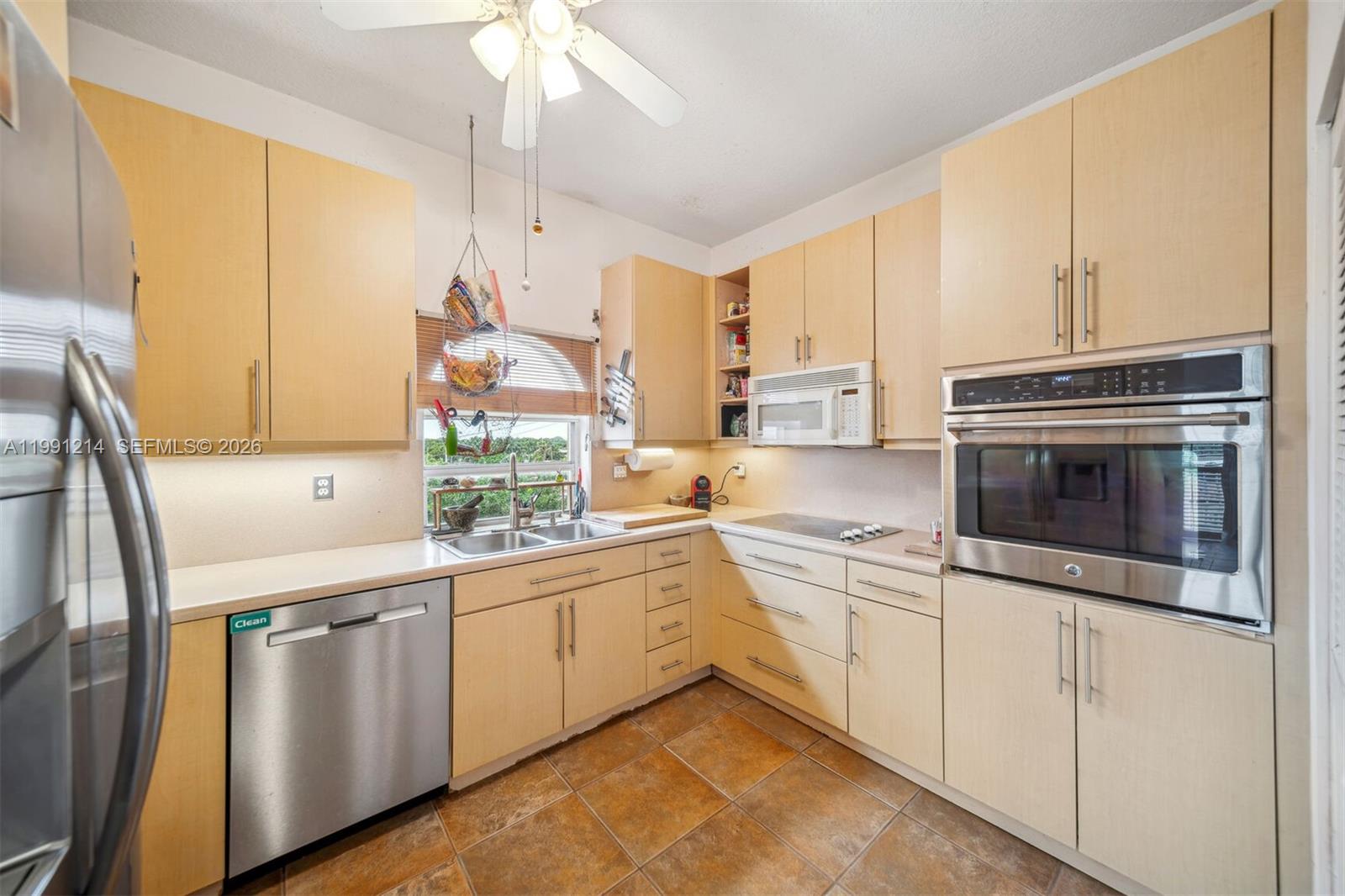 MEDITERRANEAN CONDO - Residential