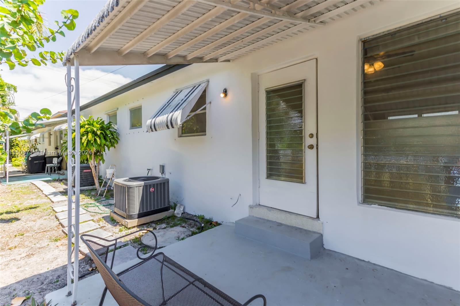 CORONET ISLE CONDOMINIUM - Residential Lease