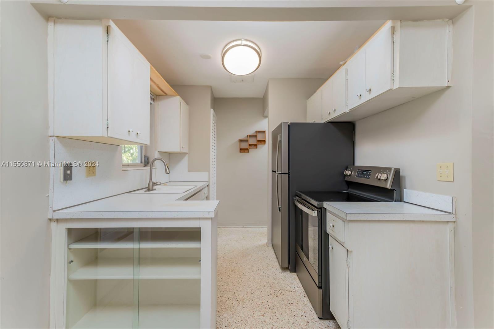 CORONET ISLE CONDOMINIUM - Residential Lease
