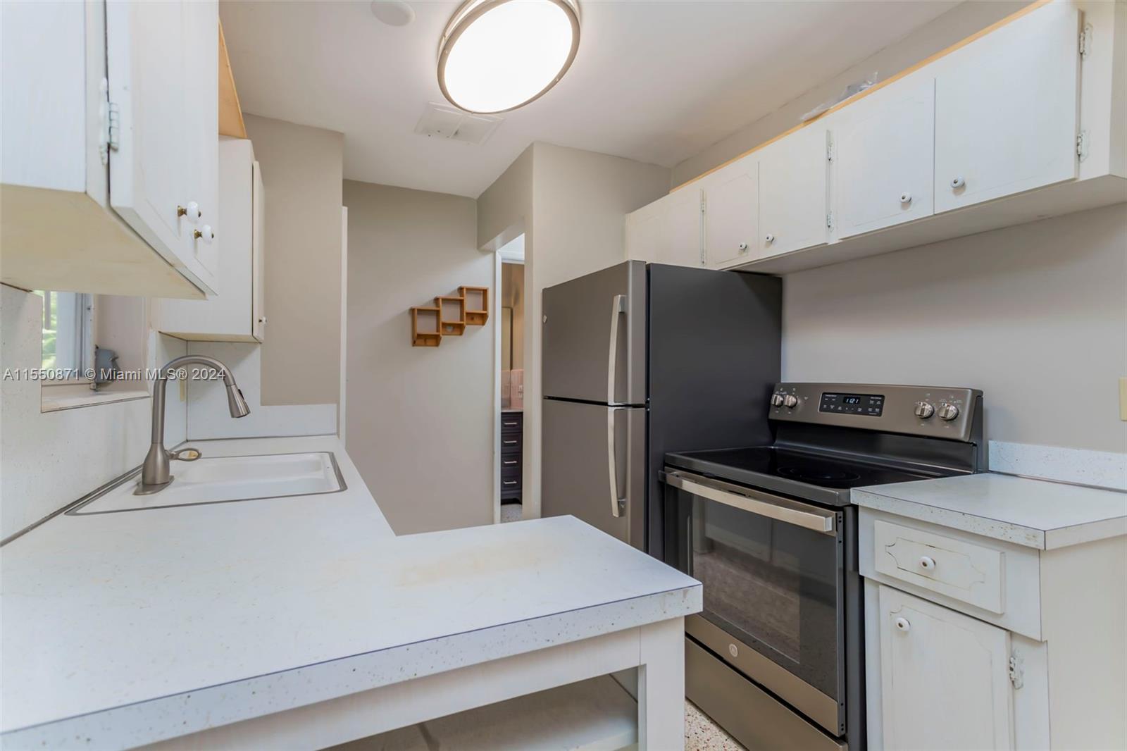 CORONET ISLE CONDOMINIUM - Residential Lease