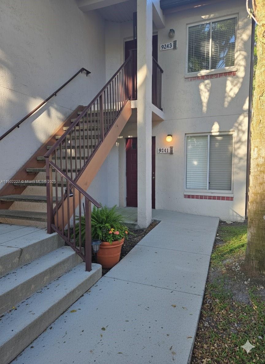 Charming 2/1 first-floor condo in Parc Vista with garden views.
Bright open layout with wood cabinets, new appliances, full-size washer and dryer, tile floors, and fresh paint. New A/C (2021) and ceiling fans throughout. Enjoy a private patio, assigned parking, and 24-hour security. Community offers 2 pools, spa, gym, and tennis/volleyball courts. HOA includes exterior insurance, water, sewer, and trash. Convenient location near shops, dining, schools, hospitals, and highways.
Seller to payoff Special Assessment @ closing
GREAT OPPORTUNITY FOR INVESTORS… EASY TO SHOW