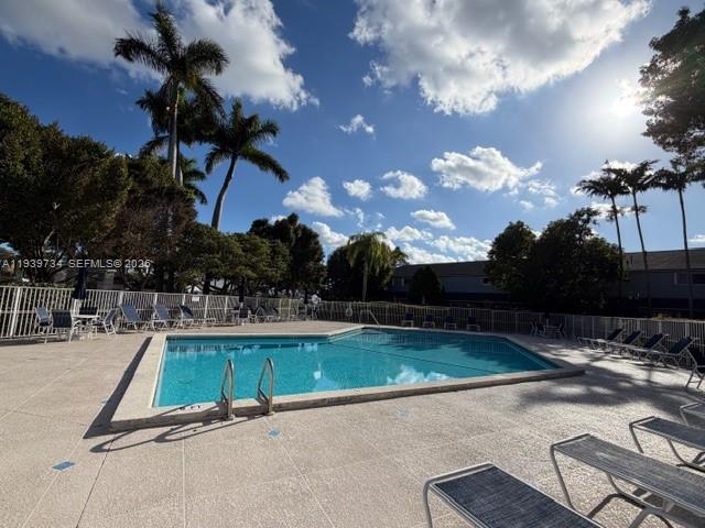 LA JOLLA WEST - Residential