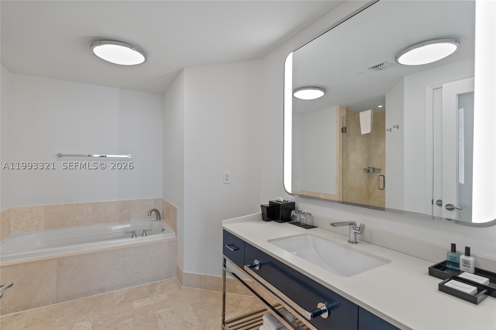 FONTAINEBLEAU II TRESOR - Residential