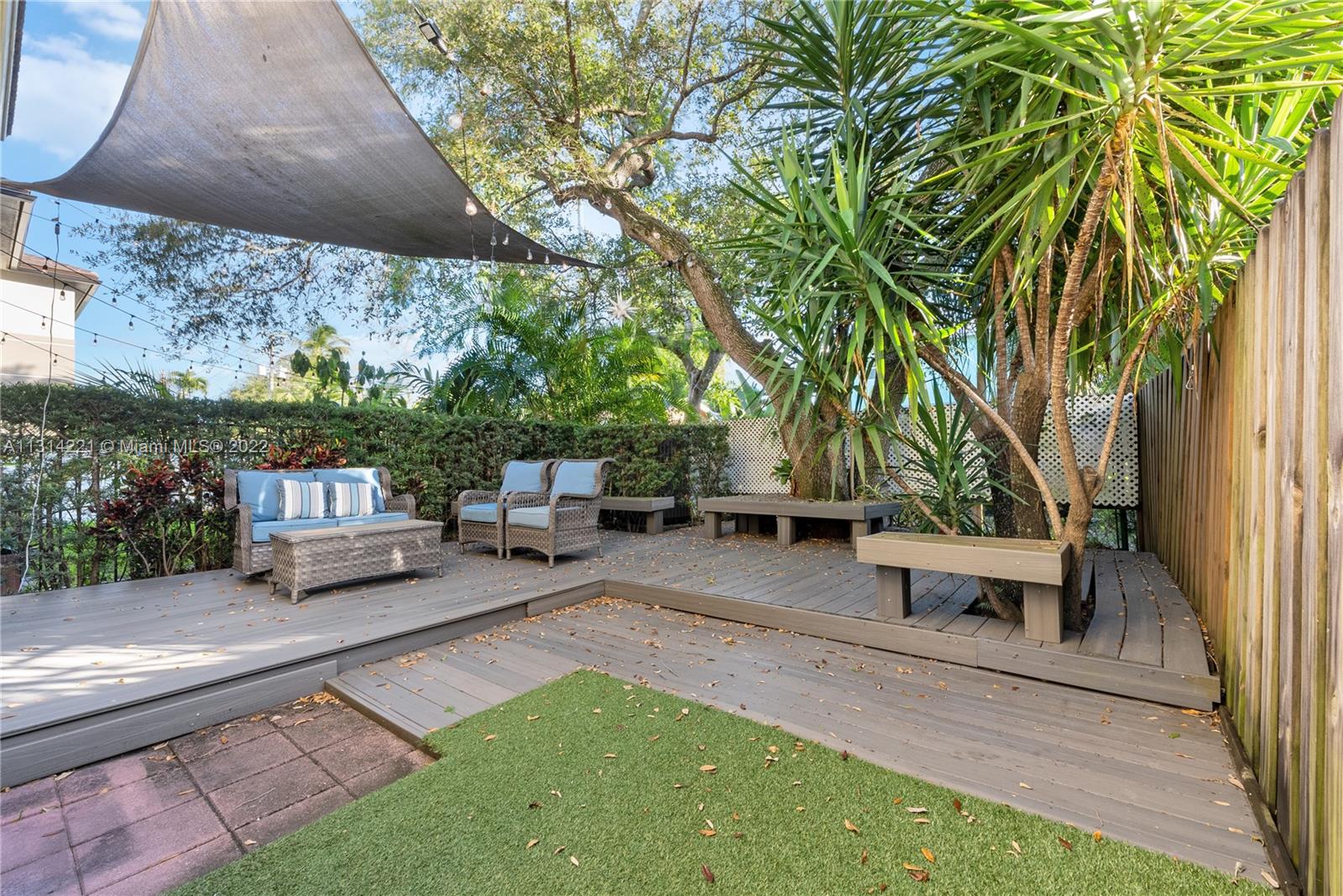 TARPON RIVER - Residential Lease